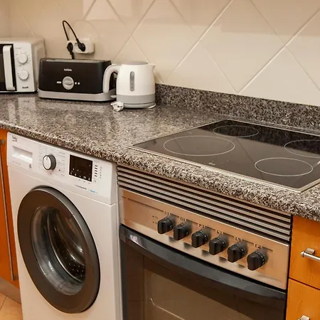 B73 - Luz Sun לאגוּ‏ש