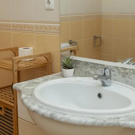 B73 - Luz Sun דירה